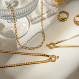 Soie Clasp Necklace