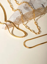 Soie Clasp Necklace