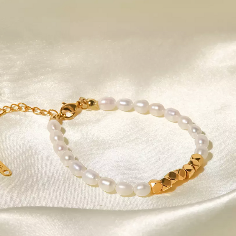 Lucky Pearls Gold Beaded Bracelet