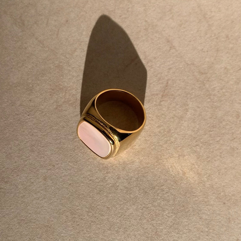 Sienna White Shell Ring [Sample Sale]