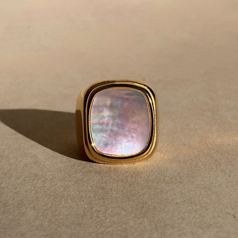Sienna White Shell Ring [Sample Sale]