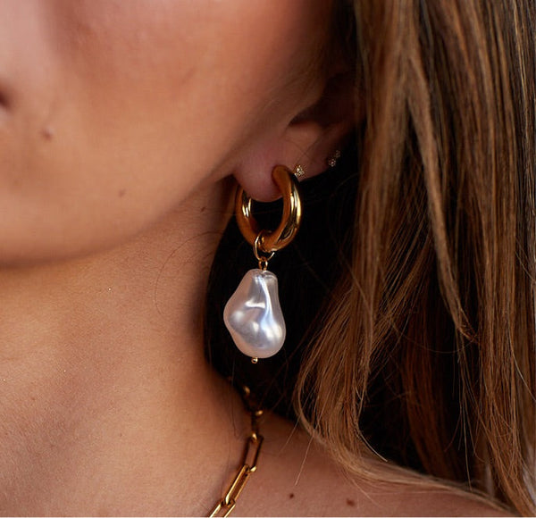 Notte Pearl Hoop Earrings [Sample Sale]